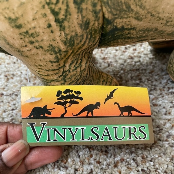 🎈🎈🎈Good Stuff Vinylsaurs Dinosaur Stuffed Animal Medium Size NWT - Picture 3 of 11